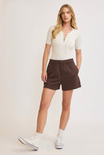 Load image into Gallery viewer, Umgee Luxeknit Mid Rise Pull On Shorts in Brownie