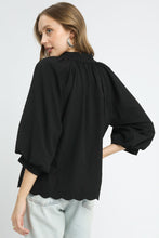 Load image into Gallery viewer, Umgee Solid Color Textured Top in Black