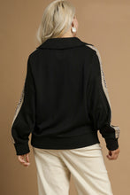 Load image into Gallery viewer, Umgee Luxeknit Pullover Top with Contrasting Leopard Print in Black