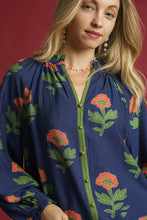 Load image into Gallery viewer, Umgee Floral Print Top in Navy Mix
