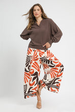 Load image into Gallery viewer, Umgee Solid Color Linen Blend Top in Ash Brown