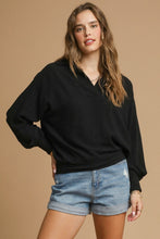 Load image into Gallery viewer, Umgee Solid Color Linen Blend Top in Black
