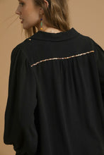 Load image into Gallery viewer, Umgee Linen Blend Top with Leopard Trim in Black