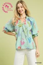 Load image into Gallery viewer, Umgee Exclusive Floral Puff Sleeve Scallop Hem Top in Seafoam