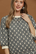 Load image into Gallery viewer, Umgee Floral Quilted Puff Sleeve Top in Grey