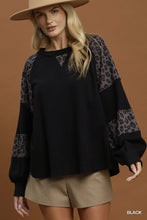 Load image into Gallery viewer, Umgee Leopard Mix Thermal Top in Black