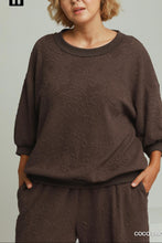 Load image into Gallery viewer, Umgee Textured Jacquard 3/4 Sleeve Pullover Top in Coco Brown