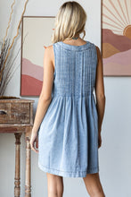 Load image into Gallery viewer, Veveret Pleated Denim Mini Dress in Light Wash