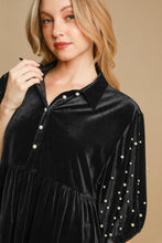 Load image into Gallery viewer, Umgee Velvet Tunic Top with Pearls in Black