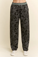 Load image into Gallery viewer, J.nna Textured Floral Print Pants in Black