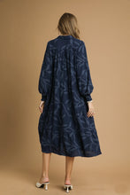 Load image into Gallery viewer, Umgee Solid Color Textured Leaf Pattern Midi Dress in Navy