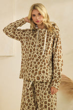 Load image into Gallery viewer, Veveret Printed French Terry Pullover Hoodie in Giraffe