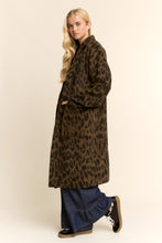 Load image into Gallery viewer, Davi & Dani Color Block Contrasting Animal Print Midi Jacket in Tan Brown