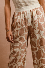 Load image into Gallery viewer, BiBi Floral Print Woven Pants in Toast