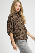 Load image into Gallery viewer, Umgee Leopard Jacquard Top in Latte
