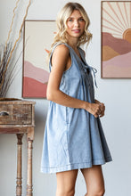 Load image into Gallery viewer, Veveret Pleated Denim Mini Dress in Light Wash