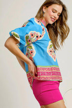 Load image into Gallery viewer, Umgee Floral Print Top with Contrasting Print Trim in Blue