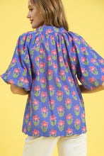 Load image into Gallery viewer, Umgee Exclusive Floral Print Top in Periwinkle Mix