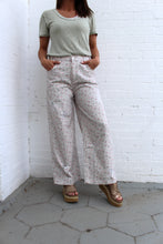 Load image into Gallery viewer, POL Twill Pants in Taupe Pink Floral