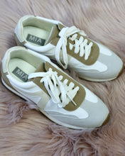 Load image into Gallery viewer, MIA 1976 "RAFA" Tennis Shoe in Cement/Beige