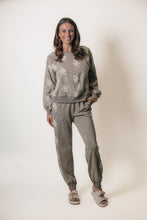 Load image into Gallery viewer, Mystree Mineral Washed Sweatpants with Floral Embroidery in Washed Stone