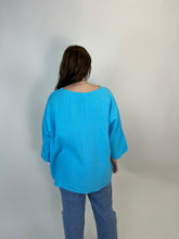Load image into Gallery viewer, Beyond Capri Solid Color Waffle Gauze Top in Turquoise