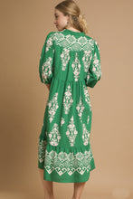 Load image into Gallery viewer, Umgee Two Toned Abstract Print Midi Dress in Green