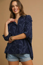 Load image into Gallery viewer, Umgee Solid Color Jacquard Textured Leaf Pattern Top in Navy