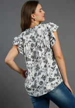 Load image into Gallery viewer, Umgee Two Toned Floral Print Boxy Cut Top in Black