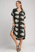 Load image into Gallery viewer, Umgee Abstract Print Oversized Midi Dress in Black
