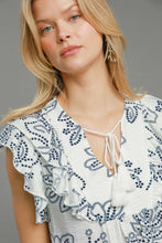 Load image into Gallery viewer, Umgee Lightweight Floral Print Top in Cream