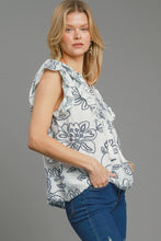 Load image into Gallery viewer, Umgee Lightweight Floral Print Top in Cream
