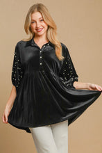 Load image into Gallery viewer, Umgee Velvet Tunic Top with Pearls in Black