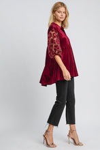 Load image into Gallery viewer, Umgee Velvet Lace Sleeve Tunic Top in Wine