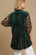 Load image into Gallery viewer, Umgee Velvet Lace Sleeve Tunic Top in Hunter Green