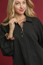 Load image into Gallery viewer, Umgee Textured Top with Contrasting Trim in Black