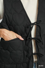 Load image into Gallery viewer, Umgee Heart Quilted Vest in Black