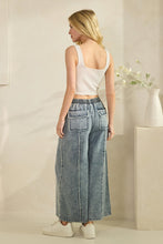 Load image into Gallery viewer, Sage+Fig Stonewashed Dream Wide Leg Pants in Light Denim