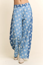 Load image into Gallery viewer, Davi & Dani Flower Print Wide Leg Culotte Pants in Denim Blue