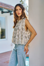 Load image into Gallery viewer, So Me Vintage Floral Textured Woven Button Down Vintage Black