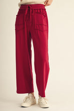 Load image into Gallery viewer, Jodifl Drawstring Waist Raw Cut Detail Sweatpants in Burgundy