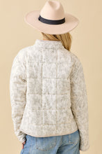 Load image into Gallery viewer, Main Strip Vintage Print Quilted Woven Jacket in Light Grey