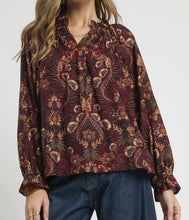 Load image into Gallery viewer, Umgee Floral Damask Print Top in Wine Mix