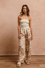 Load image into Gallery viewer, BiBi Floral Print Woven Pants in Toast