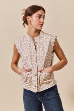 Load image into Gallery viewer, So Me Twill Floral Print Vest in Cream Multi