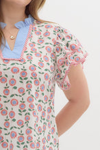 Load image into Gallery viewer, Entro Floral Print Flutter Sleeve Top in Red