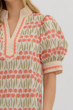 Load image into Gallery viewer, Entro Floral Pattern Top with Scallop Trim Embellishment in Ecru