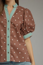 Load image into Gallery viewer, Entro Polka Dot Print Puff Sleeve Top in Brown