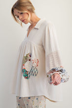 Load image into Gallery viewer, Easel Patched Detail Cotton Gauze Top in Ecru