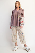 Load image into Gallery viewer, Easel Patched Detail Cotton Gauze Top in Mocha